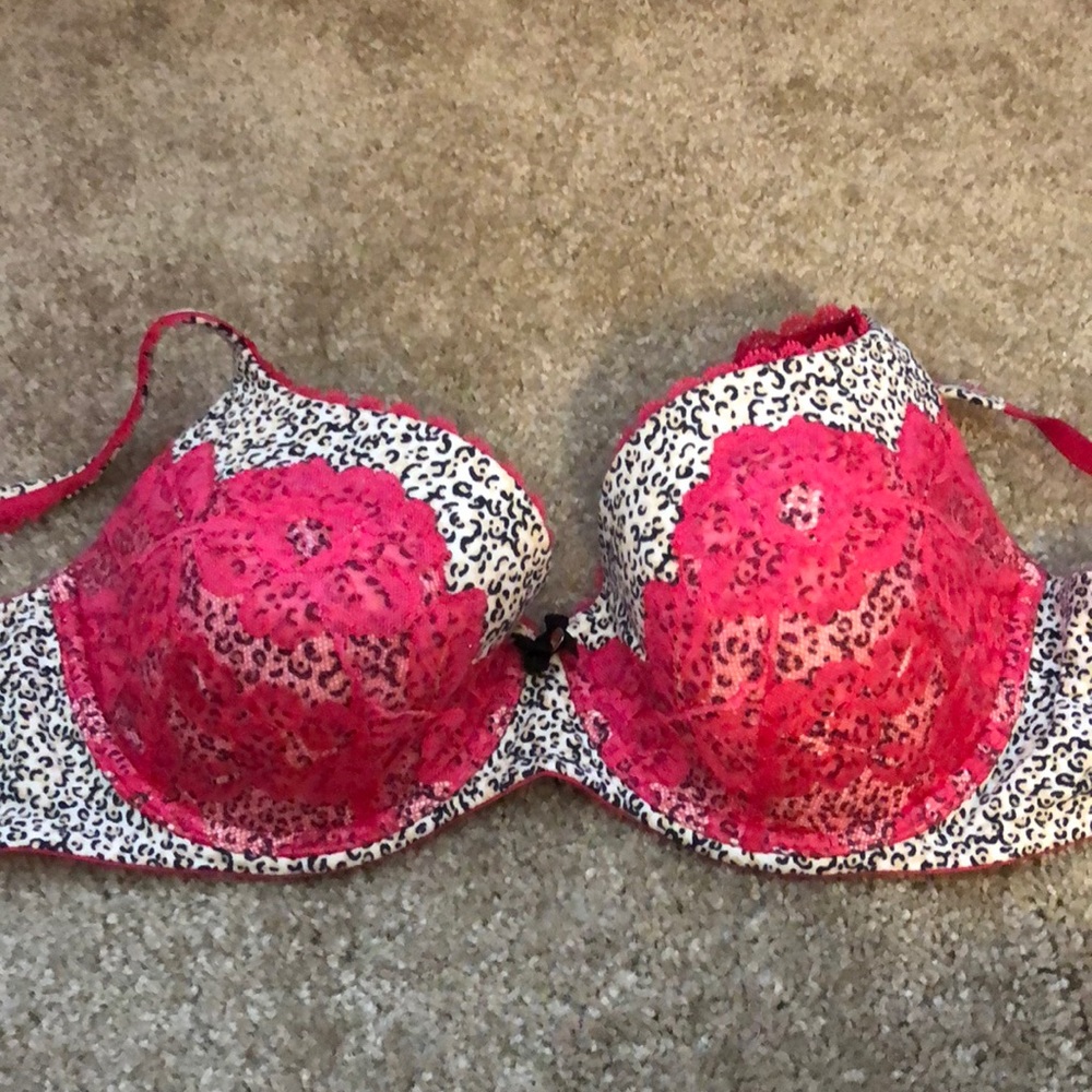 Victoria’s Secret leopard print bra